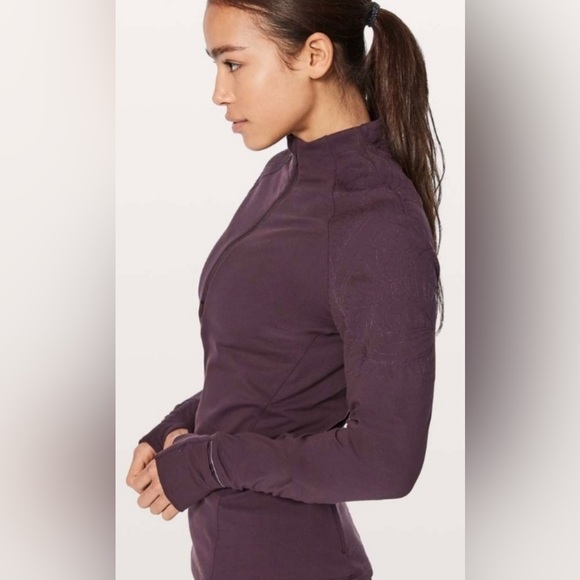 Lululemon Toasty tech 1/2 zip black cherry/maroon embroidered sleeve women’s 6 - Picture 2 of 12